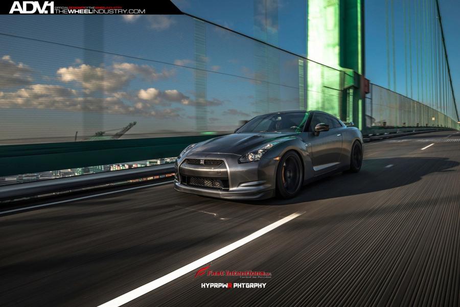  Nissan GT-R on ADV.1 Wheels (ADV50MV1SL) 2015 года  (фото 10 из 36)
